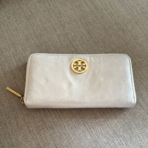 Tory Burch Off White Wallet